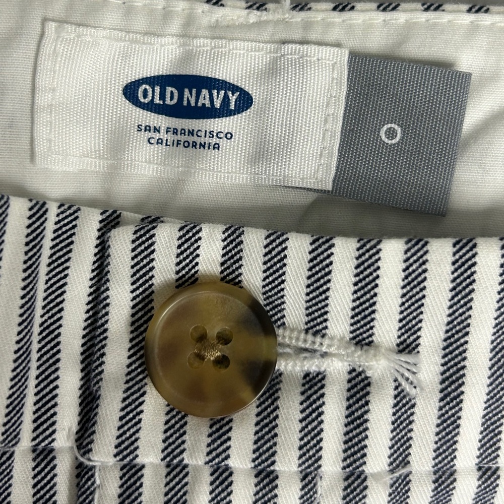 NWT, Old Navy Seersucker Shorts, Size 0 - Picture 7 of 7